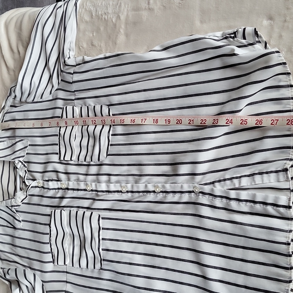 Express button down with shoulder detail. Size L - image 5